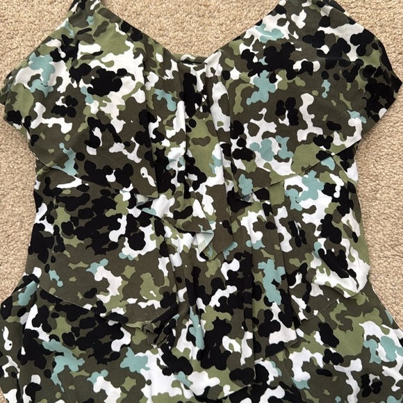 Magicsuit GI Jane Rita Tiered Flowy Camo Army Green Wireless Tankini Top Size 10 - Picture 3 of 9
